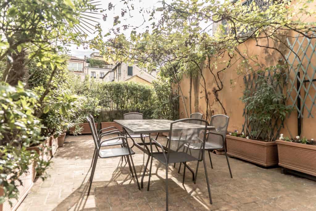 Dining table on the terrace - Accademia Terrazza Apartment Dining table on the terrace - Accademia Terrazza Apartment