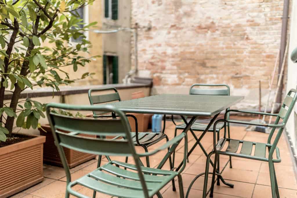 Zoom of dining table on the terrace - Accademia Terrazza Apartment Zoom of dining table on the terrace - Accademia Terrazza Apartment
