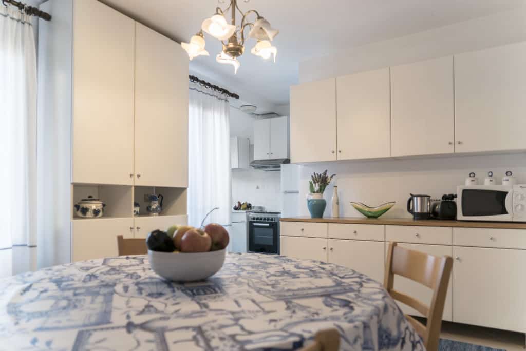 Dining room and kitchen furniture - Arsenal Flat Apartment Dining room and kitchen furniture - Arsenal Flat Apartment