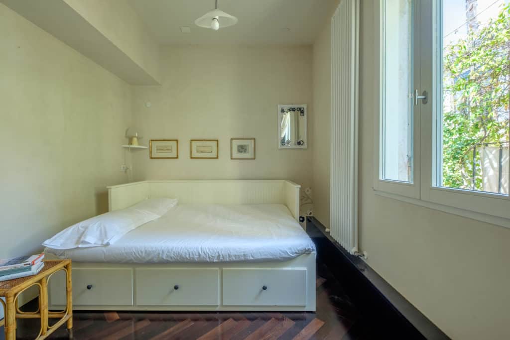Small single or double bedroom with view on the terrace - Attico Terrace Apartment Small single or double bedroom with view on the terrace - Attico Terrace Apartment