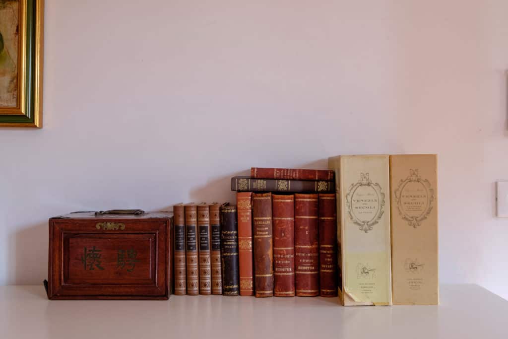 Antique books - Ca' Affresco 1 Apartment Antique books - Ca' Affresco 1 Apartment