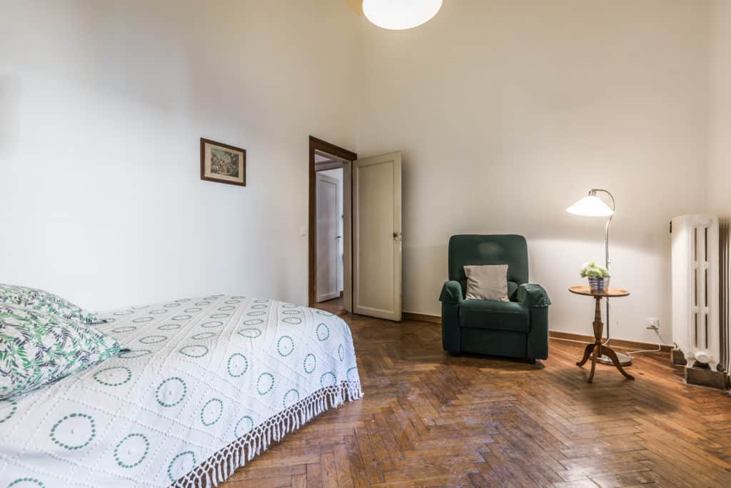 Entrance of the small single bedroom with vintage furnishing - Ca' Affresco 2 Apartment Entrance of the small single bedroom with vintage furnishing - Ca' Affresco 2 Apartment