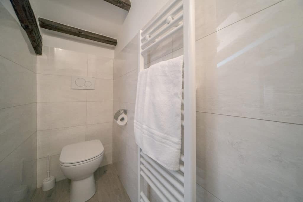 Small bathroom - Ca' del Capitano Apartment Small bathroom - Ca' del Capitano Apartment
