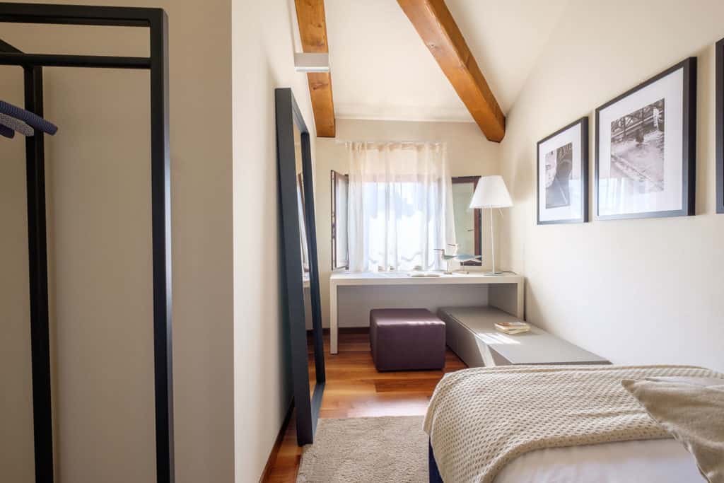 Luminous single bedroom with exposed beams - Ca' Garzoni Moro - Clemente Apartment Luminous single bedroom with exposed beams - Ca' Garzoni Moro - Clemente Apartment