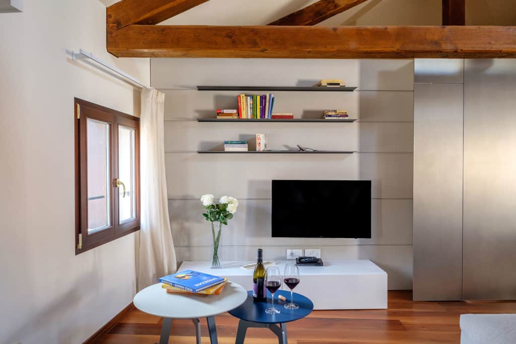 Tv cabinet - Ca' Garzoni Moro - Clemente Apartment Tv cabinet - Ca' Garzoni Moro - Clemente Apartment