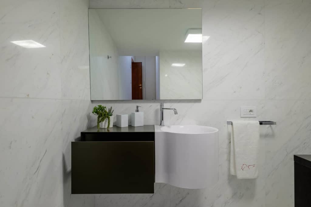 Detail of modern sink - Ca' Garzoni Moro - Lido Apartment Detail of modern sink - Ca' Garzoni Moro - Lido Apartment