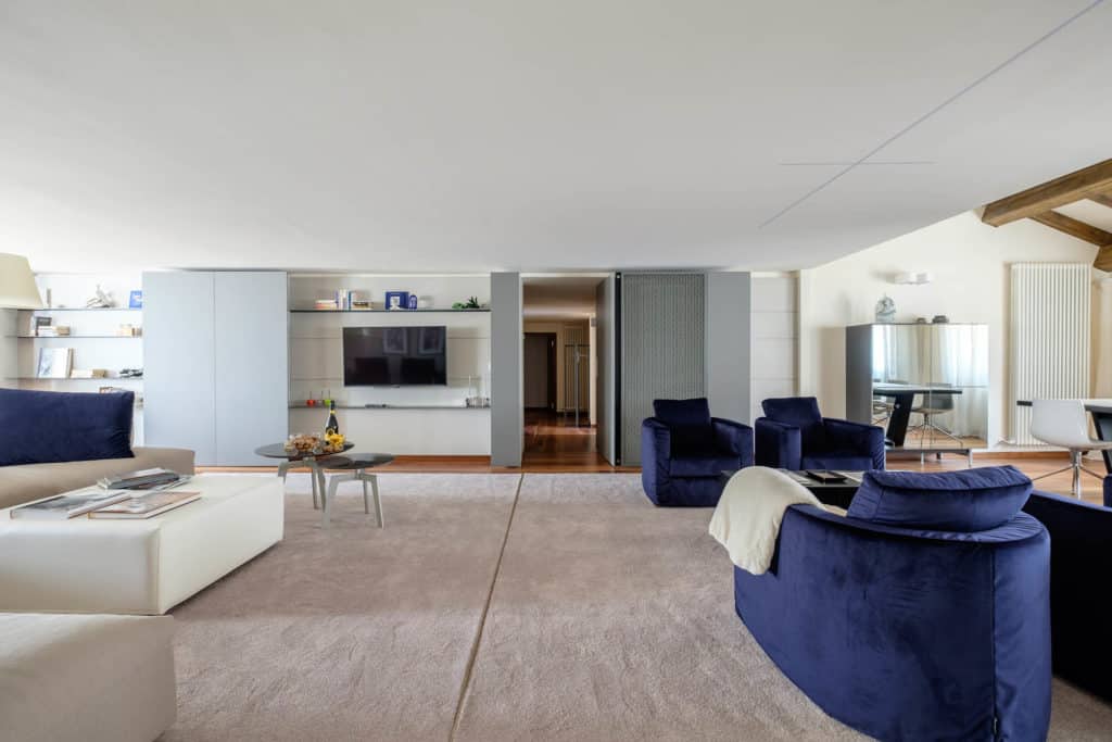 Living area with view on the hallway - Ca' Garzoni Moro - Lido Apartment Living area with view on the hallway - Ca' Garzoni Moro - Lido Apartment
