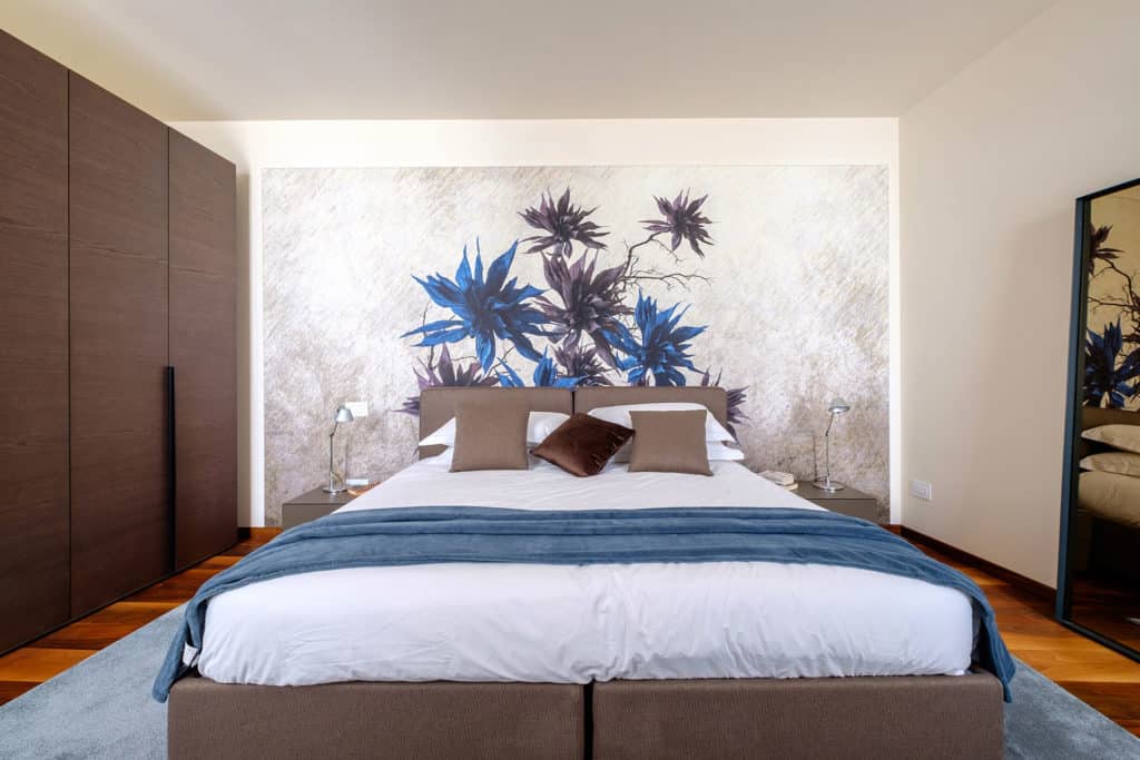 Big double bed with painting - Ca' Garzoni Moro - Salina Apartment Big double bed with painting - Ca' Garzoni Moro - Salina Apartment