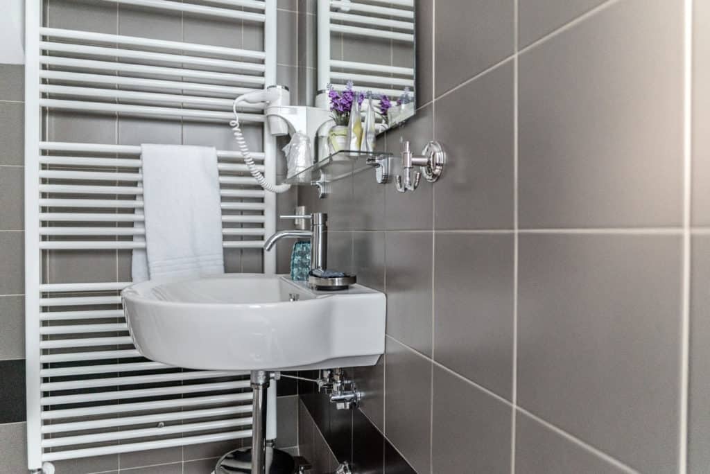 Detail of the small bathroom with modern furnishing - Venier Apartment Detail of the small bathroom with modern furnishing - Venier Apartment