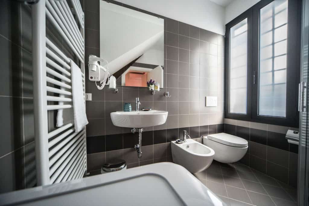 RIght side of the small bathroom with modern furnishing - Venier Apartment RIght side of the small bathroom with modern furnishing - Venier Apartment