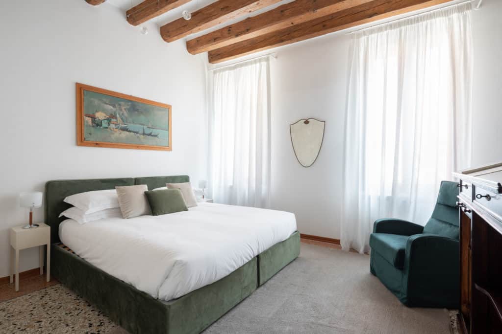 Luminous master bedroom - Casa Graziosa Apartment Luminous master bedroom - Casa Graziosa Apartment