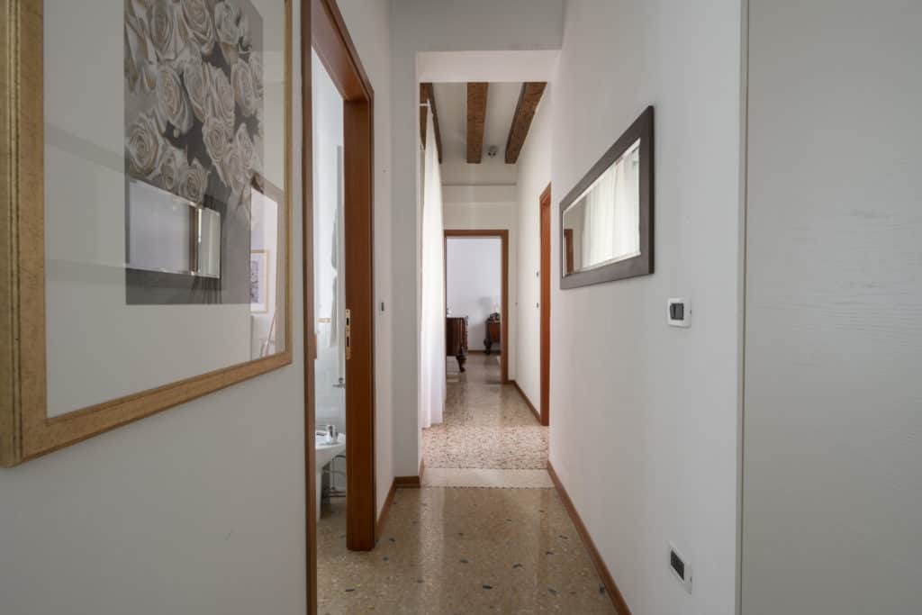 Long hallway - Casa Graziosa Apartment Long hallway - Casa Graziosa Apartment