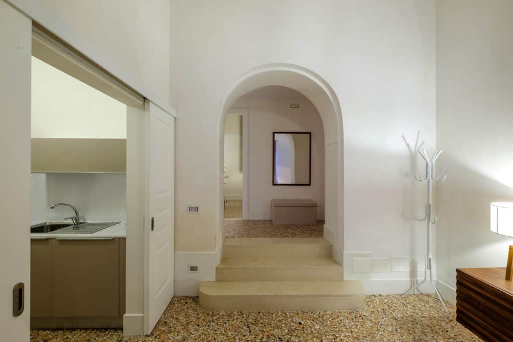 Main entrance of the kitchen and hallways - Palazzo Molin Guaranà Apartment Main entrance of the kitchen and hallways - Palazzo Molin Guaranà Apartment