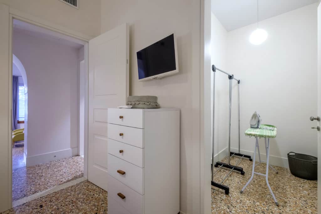 Entrance door of the bedroom and laundry - Palazzo Molin Guaranà Apartment Entrance door of the bedroom and laundry - Palazzo Molin Guaranà Apartment