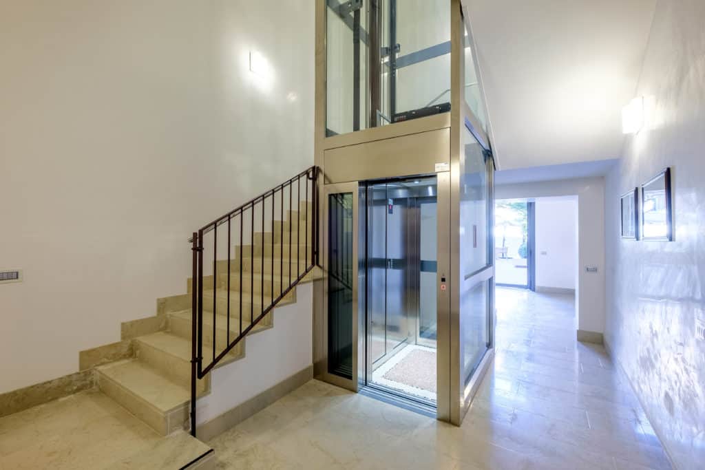 Palace staircase and lift - Palazzo Molin Guaranà Apartment Palace staircase and lift - Palazzo Molin Guaranà Apartment