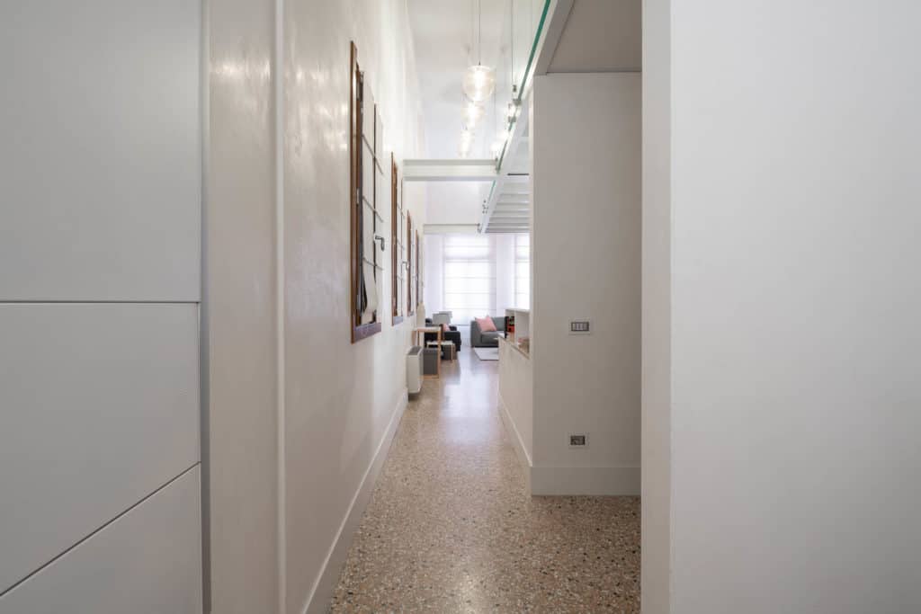 Luminous hallway - Palazzo Molin Massari Apartment Luminous hallway - Palazzo Molin Massari Apartment