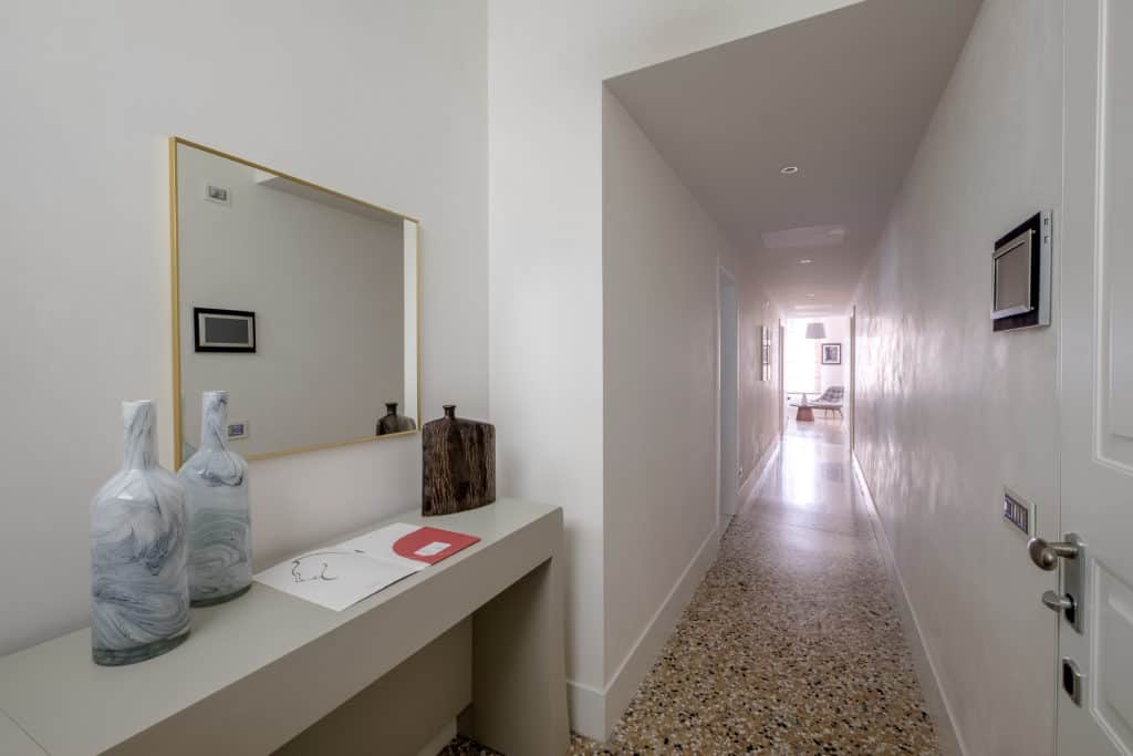 Entrance hallway - Palazzo Molin Tiziano Apartment Entrance hallway - Palazzo Molin Tiziano Apartment