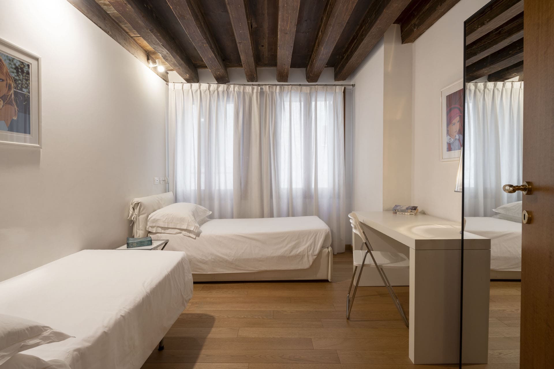 The Lion's House Apartment - Lion 1