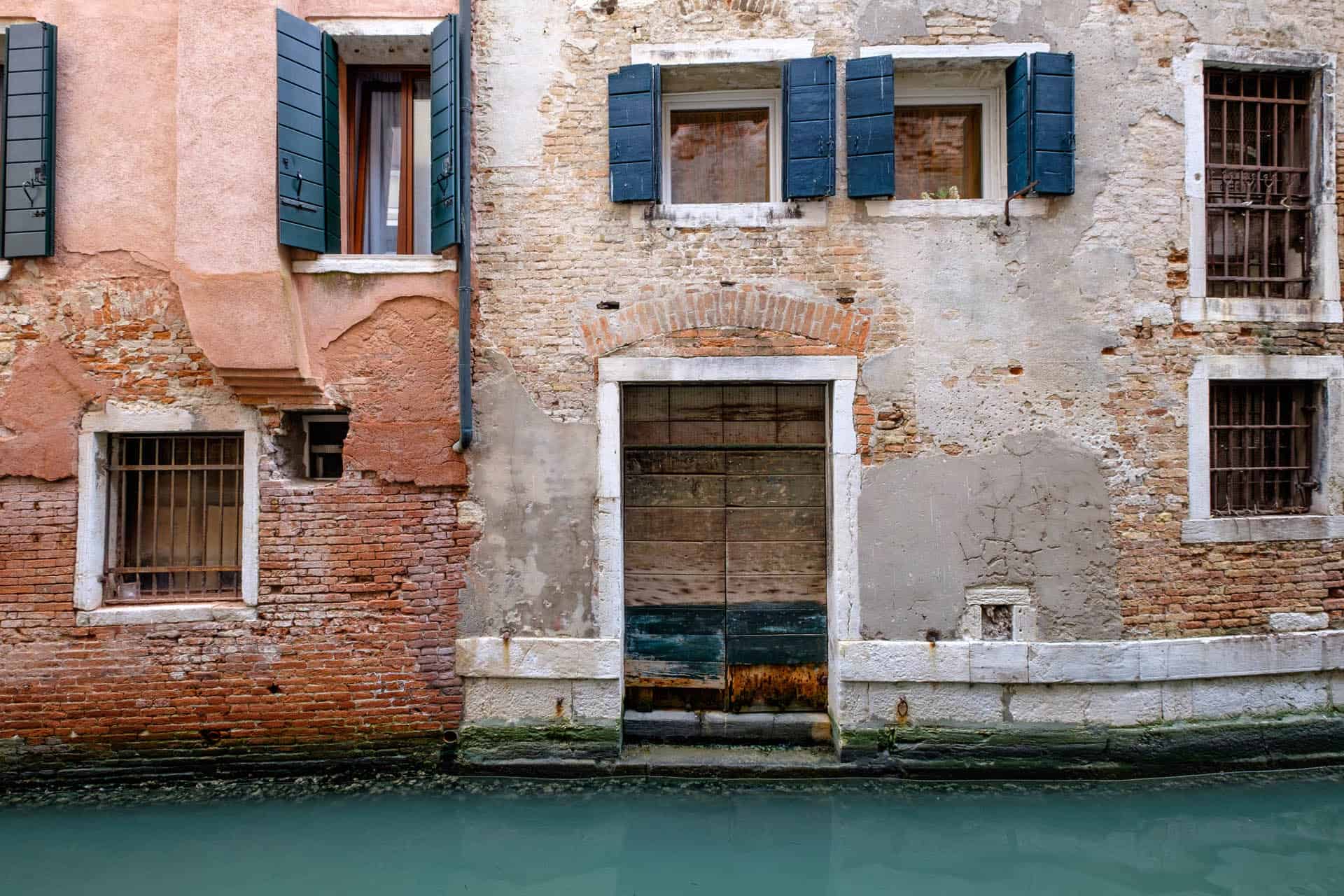 The Lion's Apt 5 on the Canal
