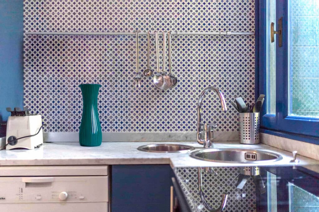 Detail of the kitchen counter - Three Terraces Apartment Detail of the kitchen counter - Three Terraces Apartment