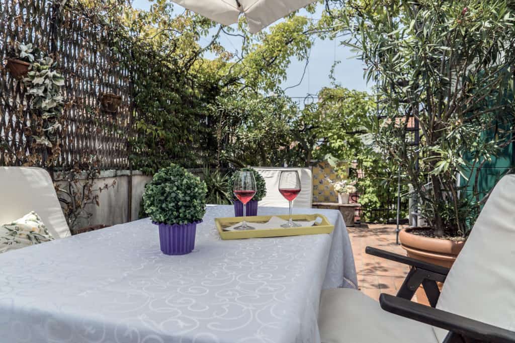 Decorations on the dining table of the terrace - Three Terraces Apartment Decorations on the dining table of the terrace - Three Terraces Apartment