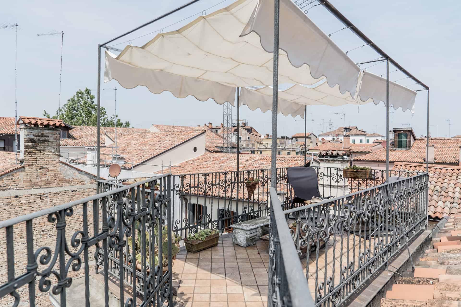 Three-Terraces Apartment
