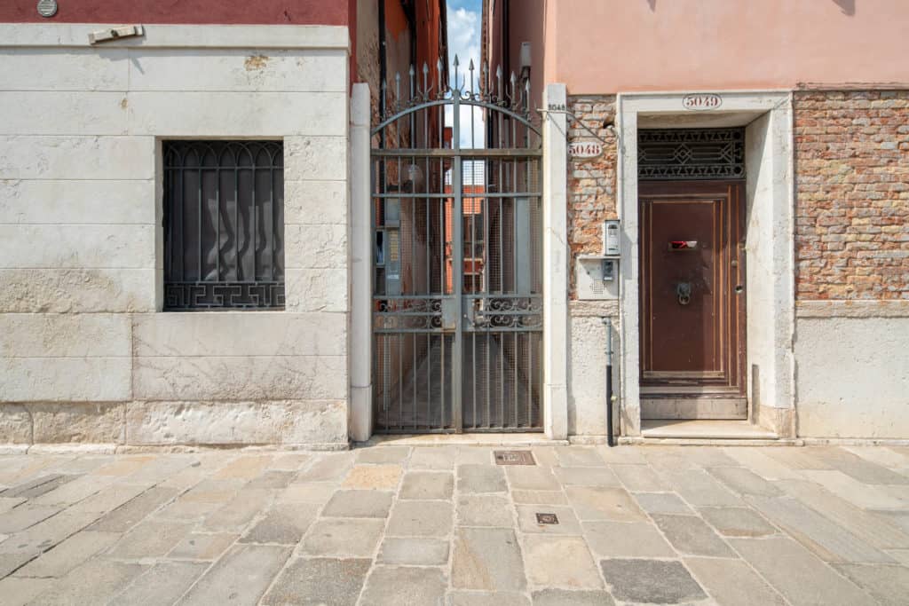 Entrance door - Garden Apartment