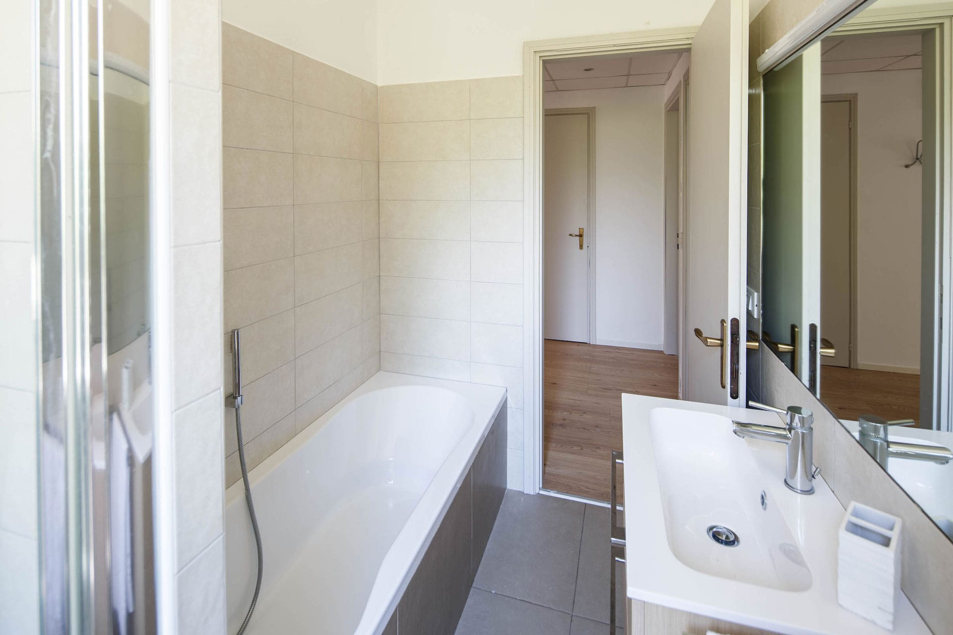Calmo 1 DX Apartment